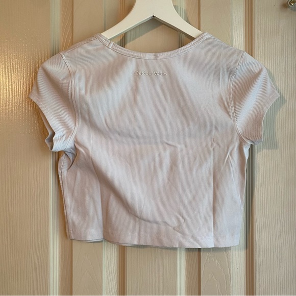 EUC Outdoor Voices SuperformRib Shortsleeve in White, Size Medium - Picture 3 of 3